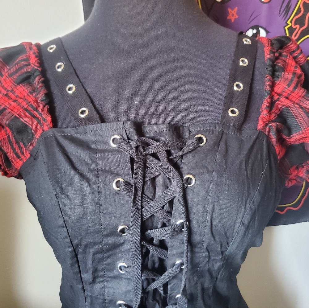 HOT TOPIC LACE UP TOP - Picture 3 of 11